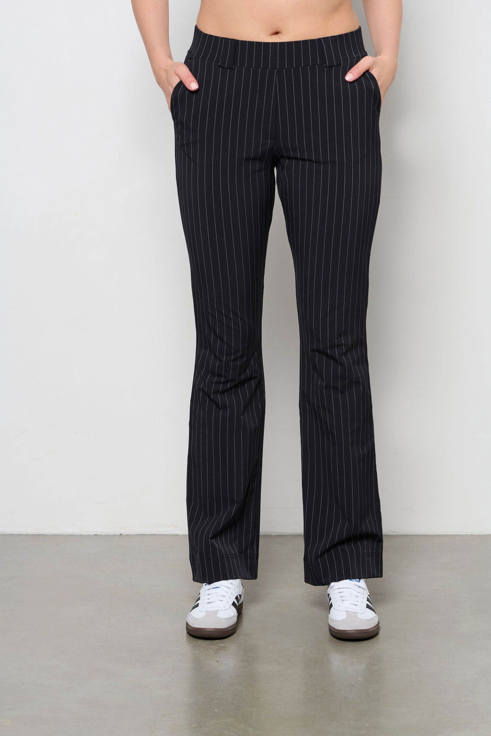 PENELOPE FLARE STRIPE A-Black