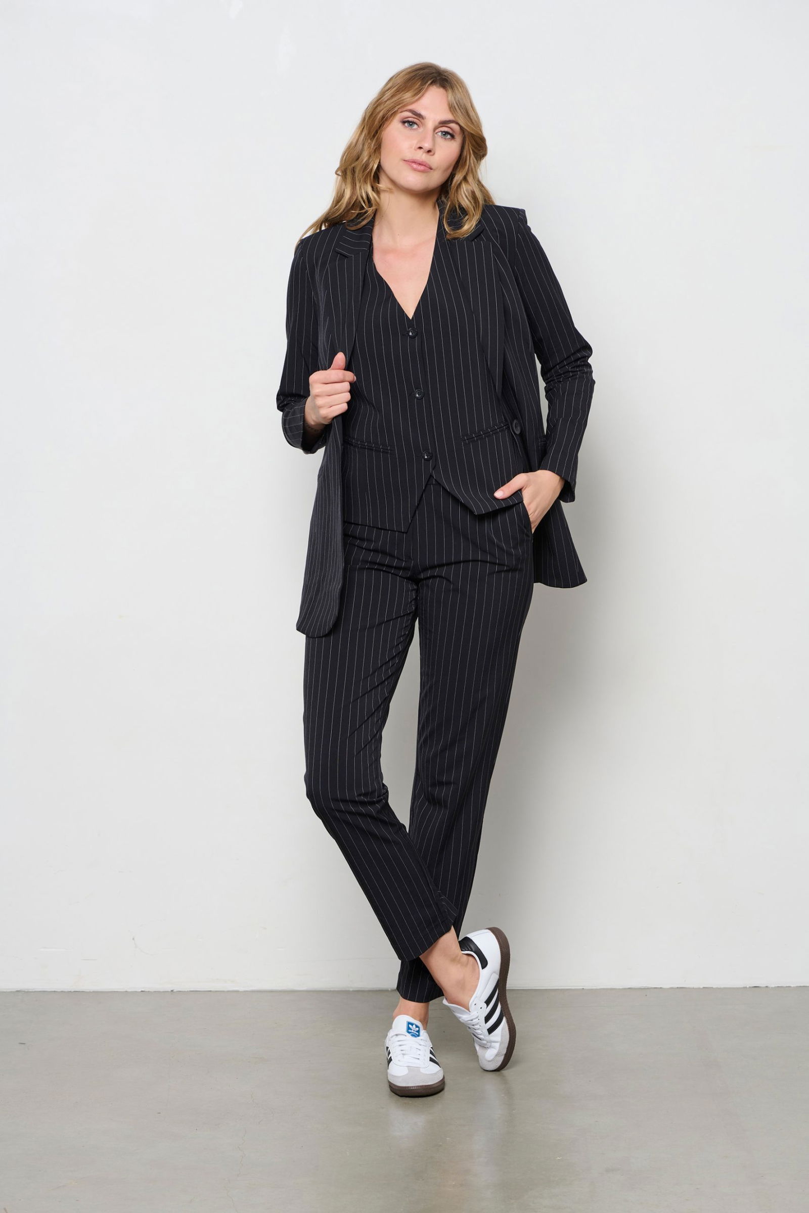 PHOEBE STRIPE TRAVEL A-Black