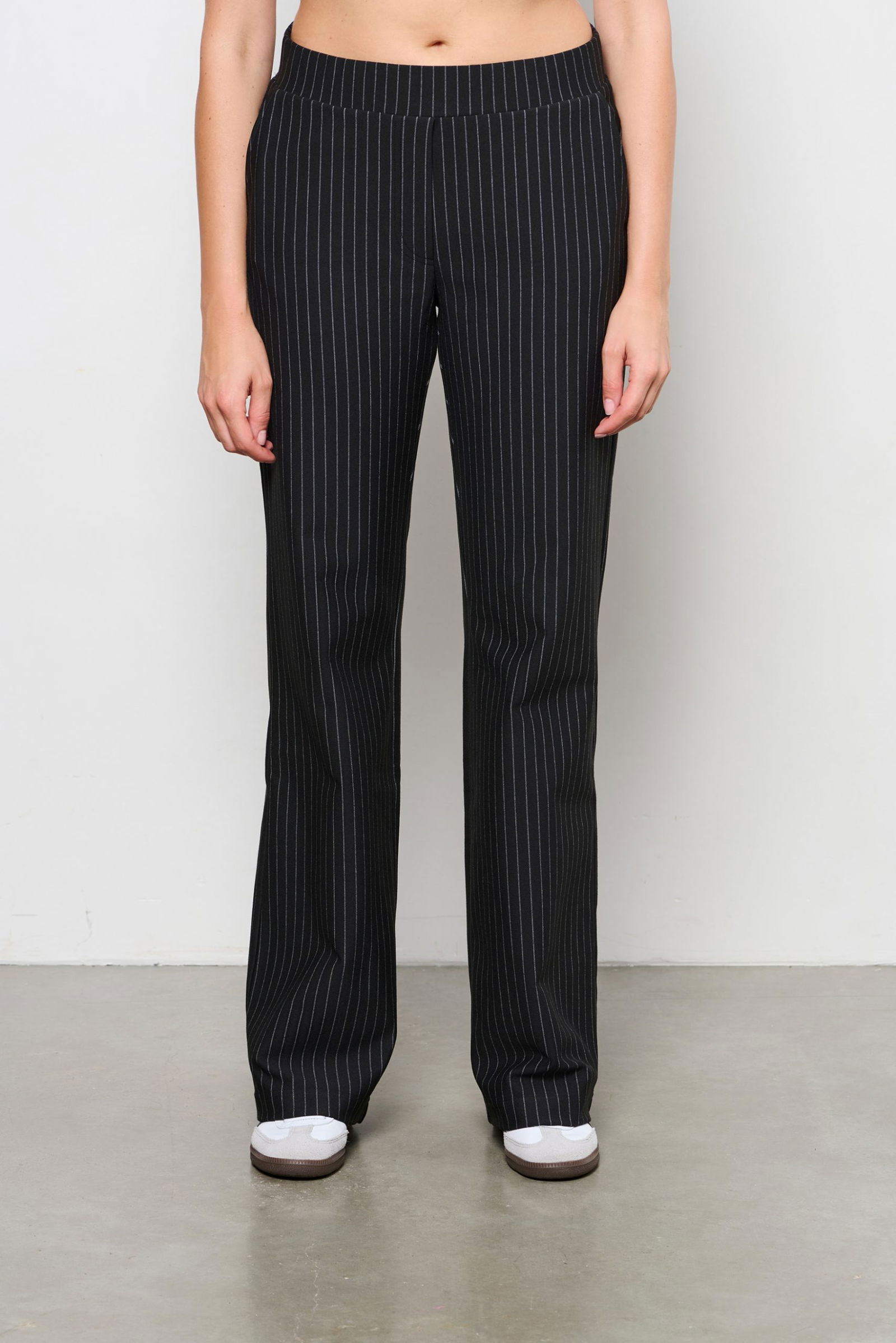 TIANA PINSTRIPE PUNTA A-Black