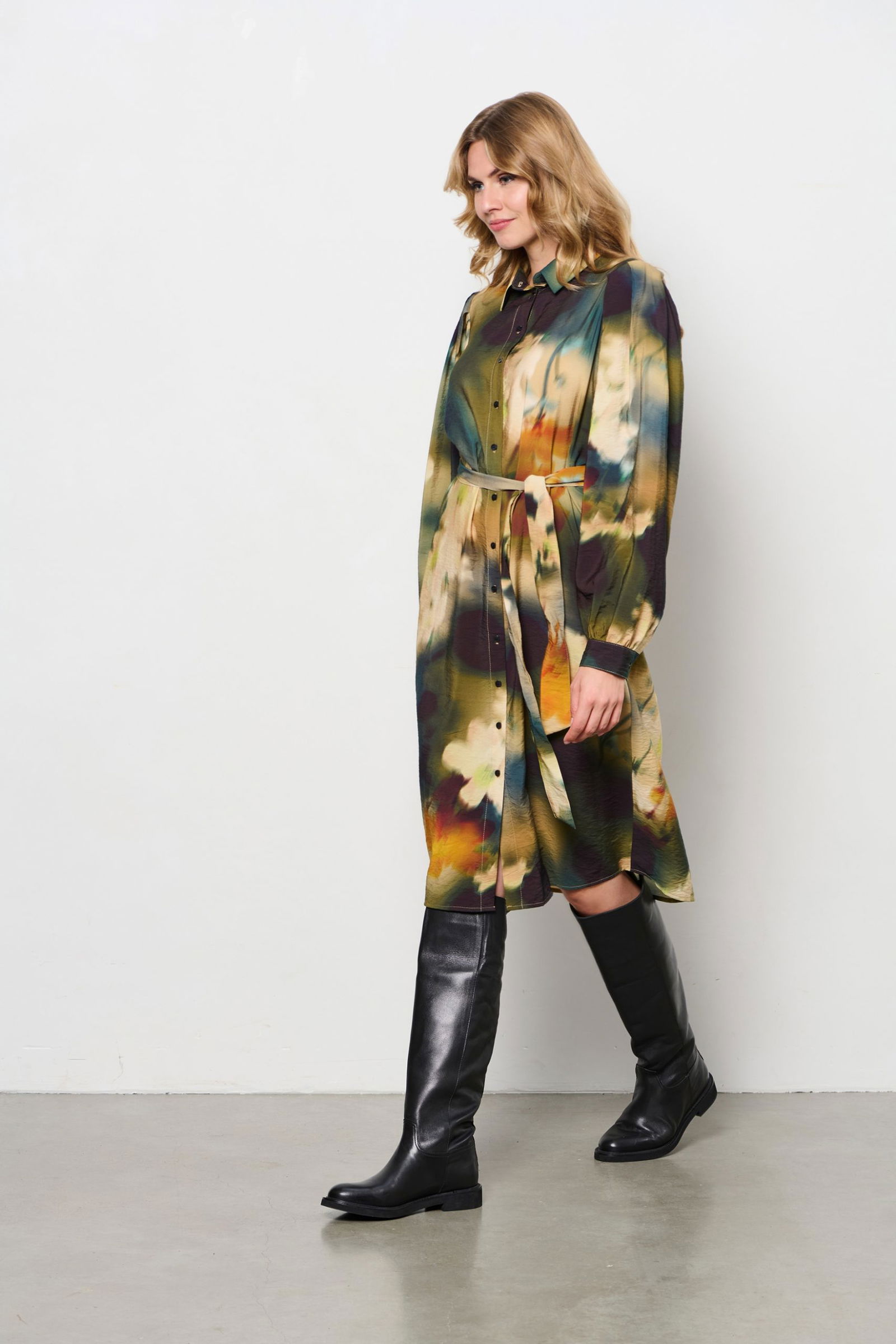 AVRIL AO FLOWER A-Black multi