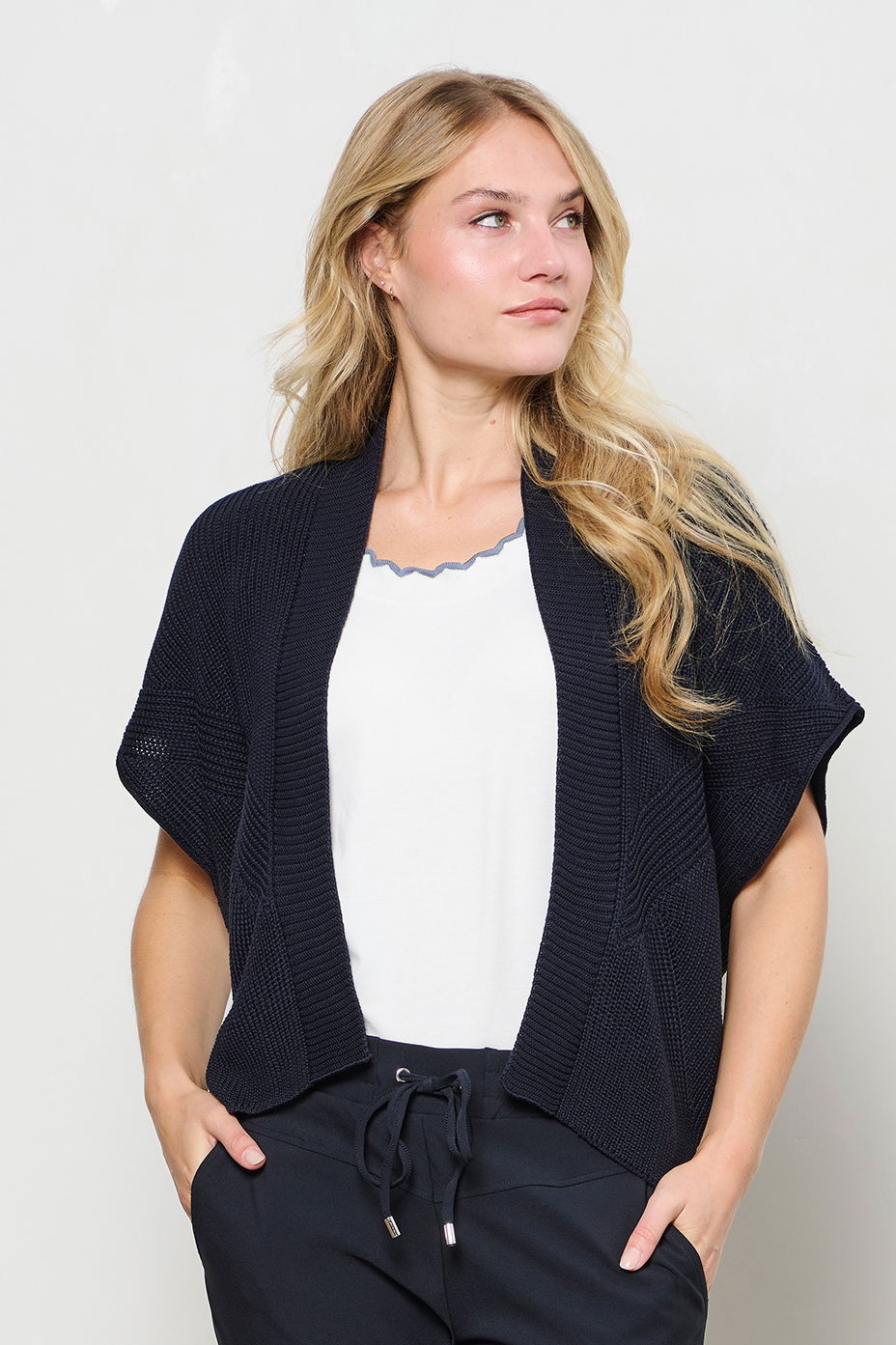 TAIA HI-Off White – Indig
