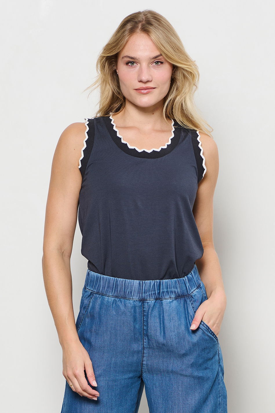 TAIA BH-Navy – Off White