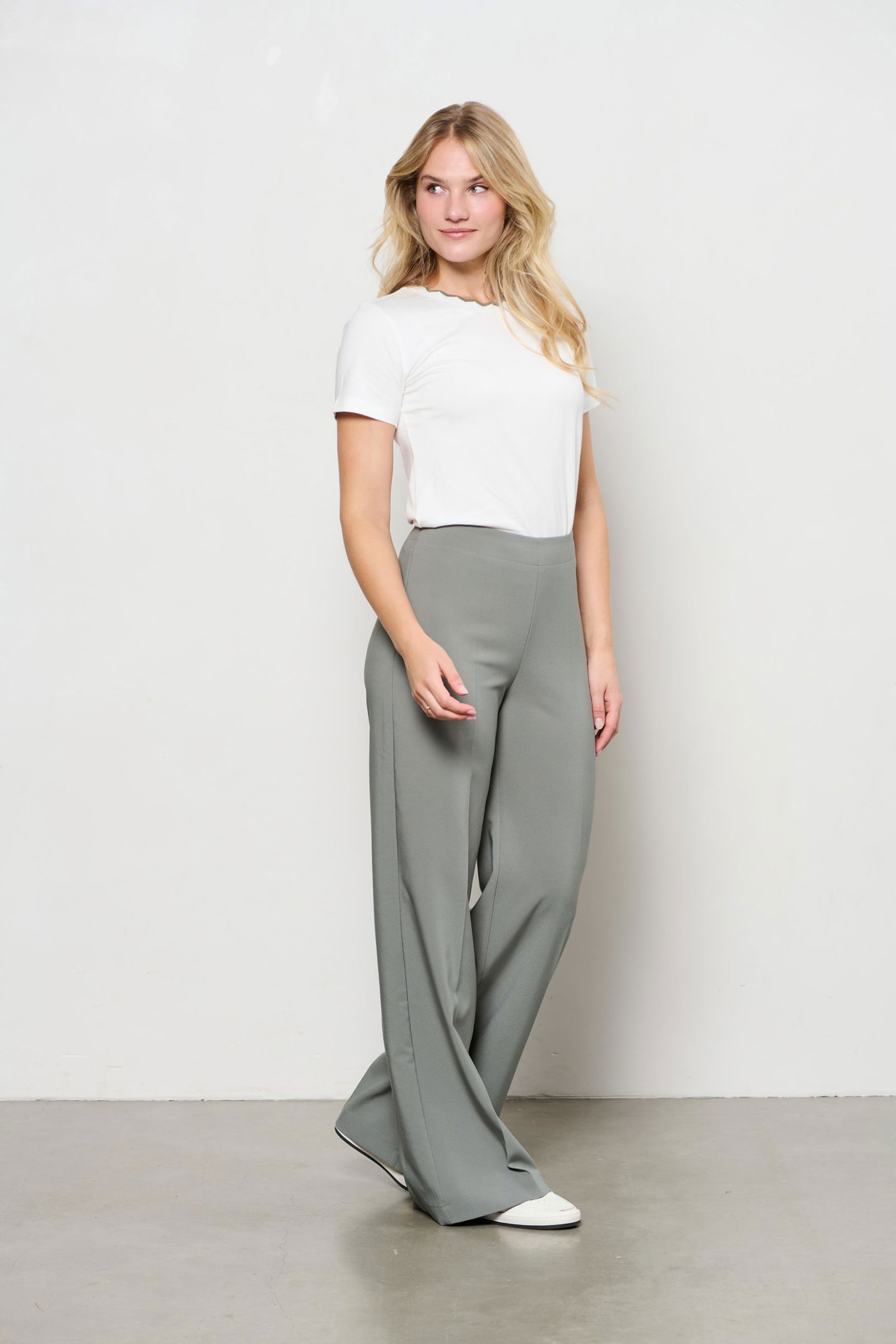 TAIA HKN-Off White – Khak