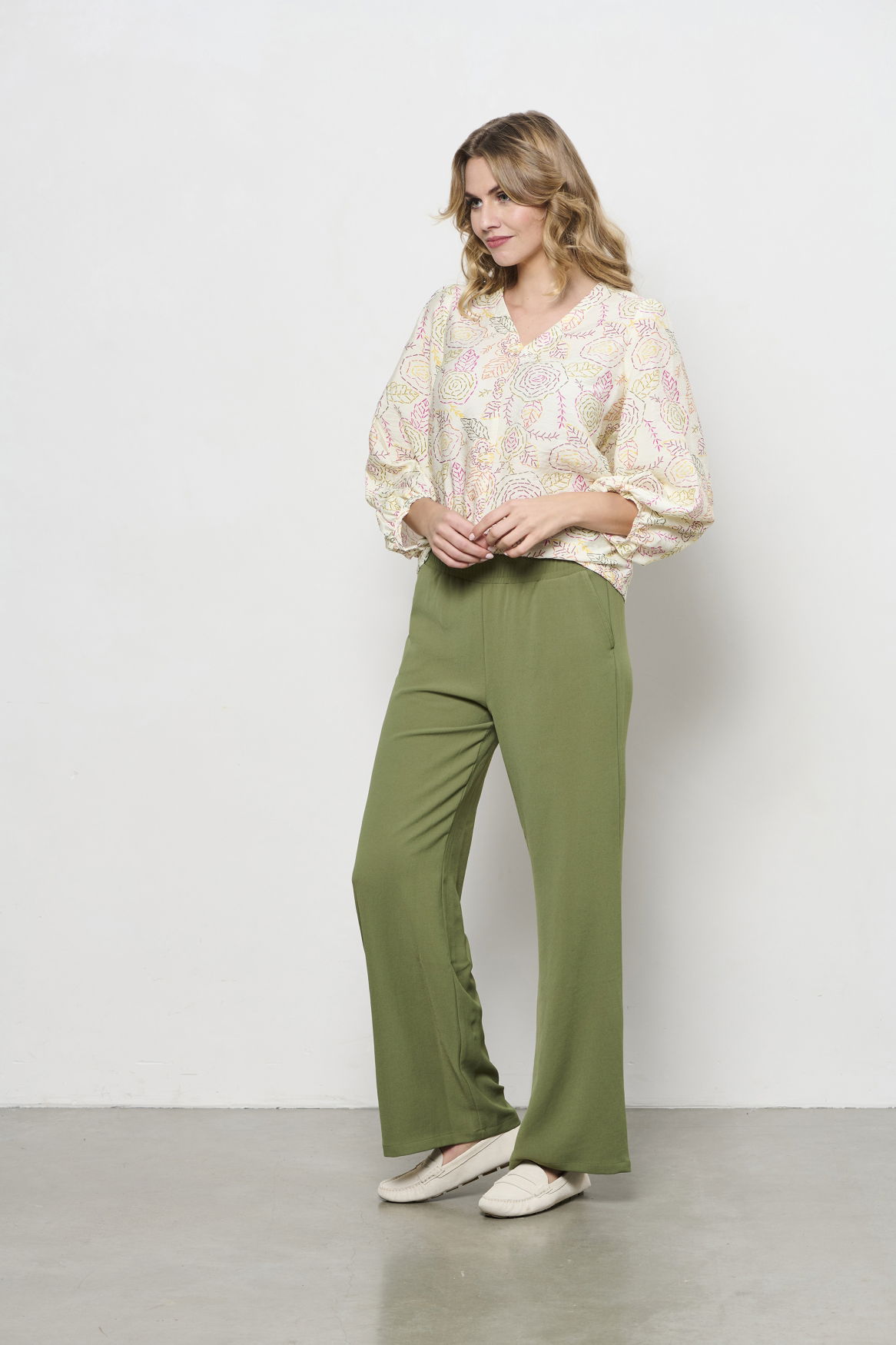 AYLA STITCH FLOWER CH-Cream multi