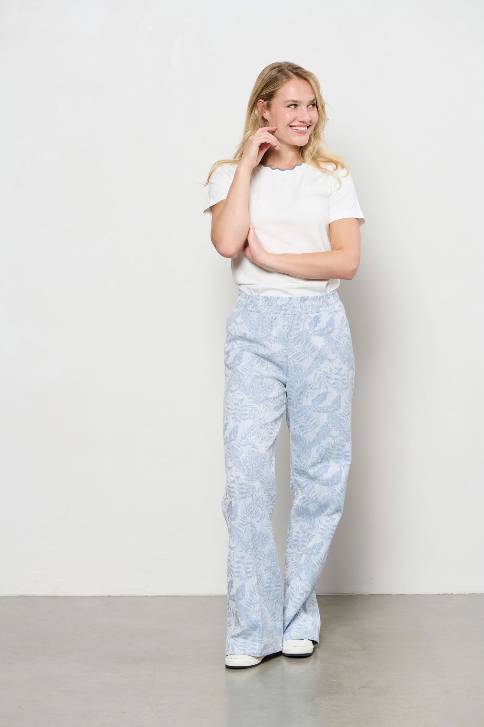 TAIA HI-Off White – Indig