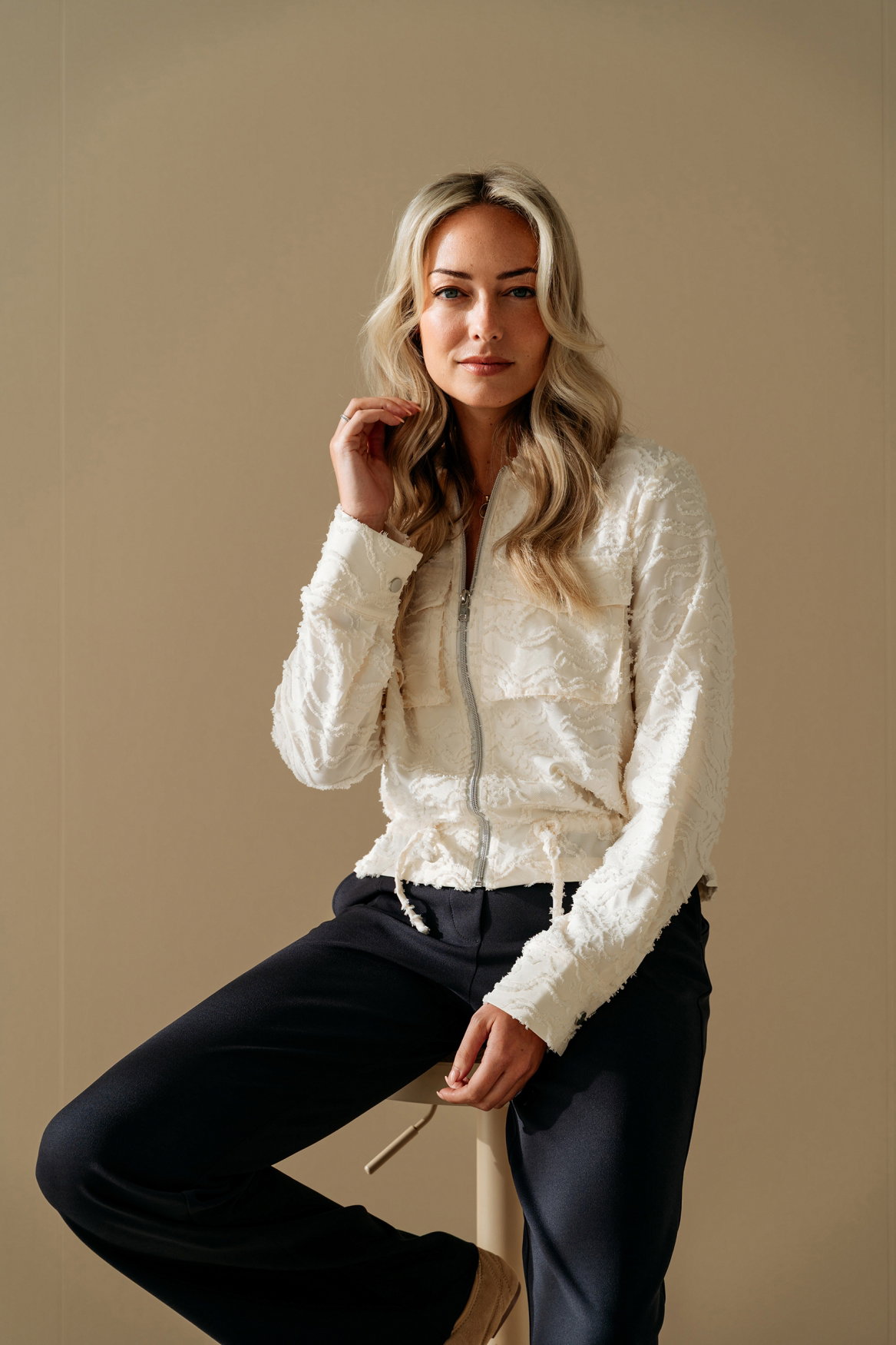 ZELIE H-Off white